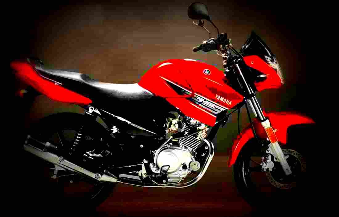Yamaha YBR125 2017 1 motorbike A4 Photo Print