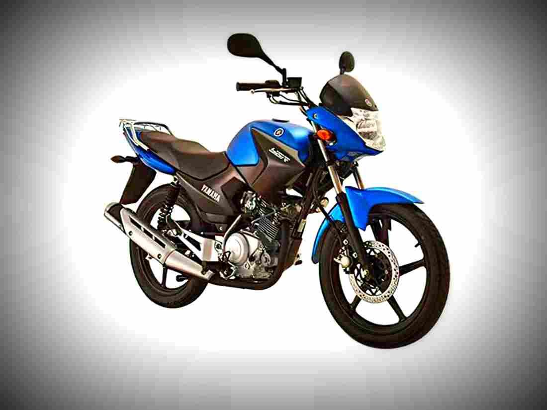 Yamaha YBR125 2018 2 motorbike A4 Photo Print