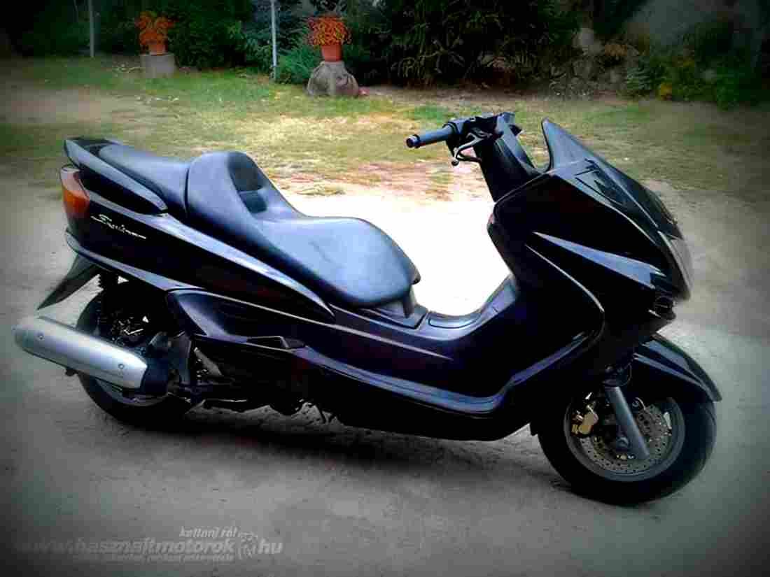 Yamaha YP 250 Majesty Deluxe 1999 4 motorbike A4 Photo Print