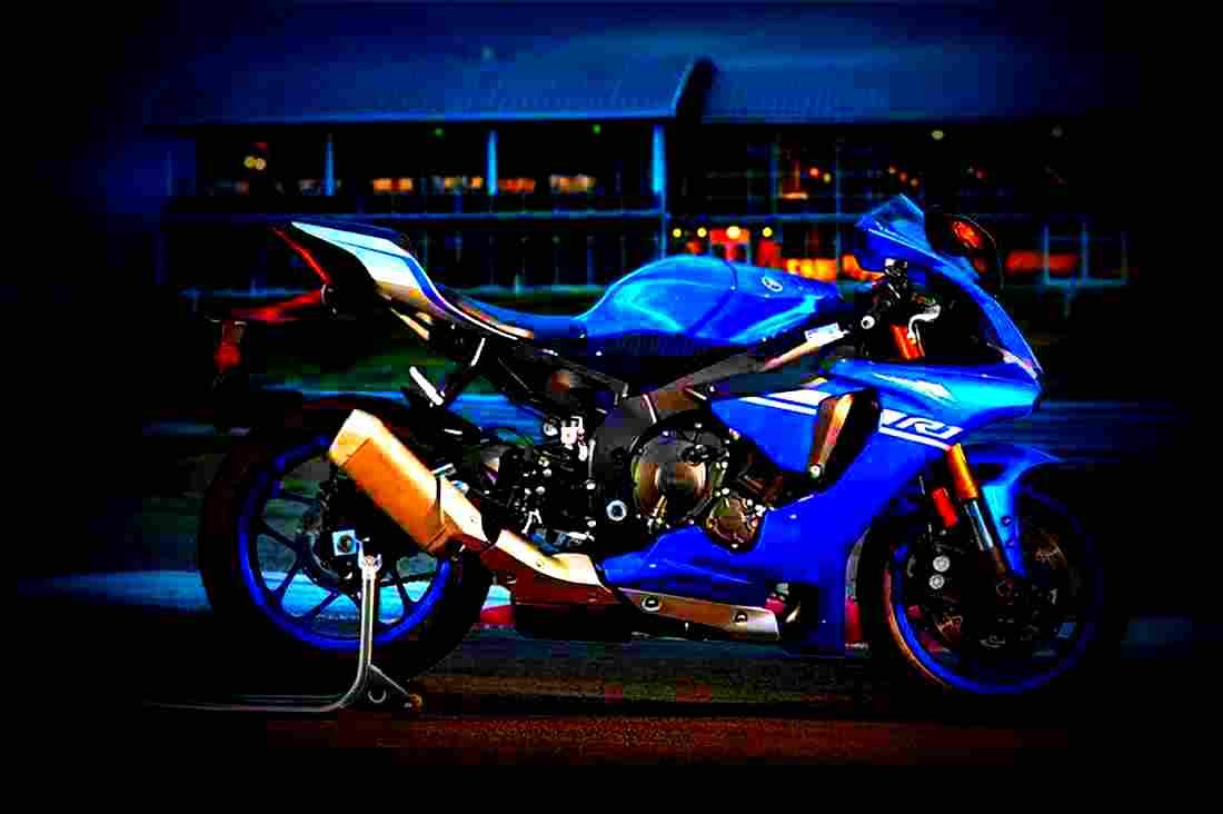 Yamaha YZF R1 2017 3 motorbike A4 Photo Print
