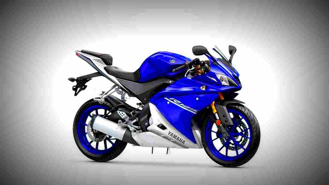 Yamaha YZF R125 2017 3 motorbike A4 Photo Print