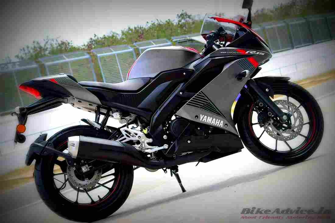 Yamaha YZF R15 2018 4 motorbike A4 Photo Print