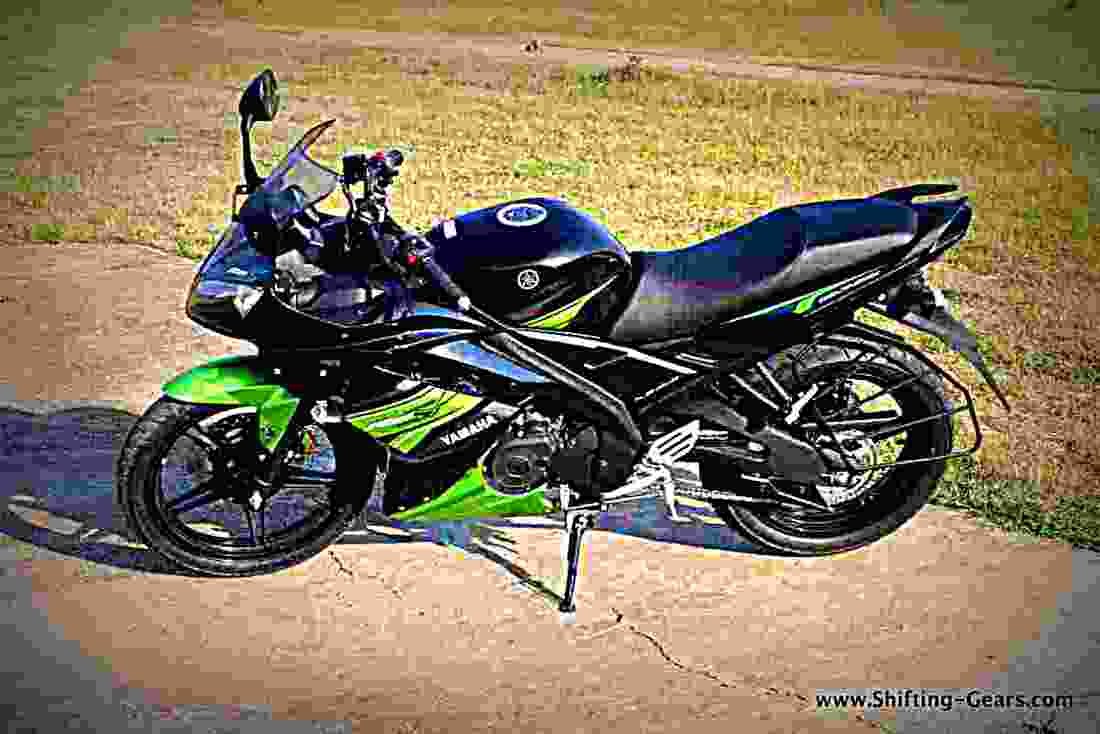 Yamaha YZF R15s 2017 4 motorbike A4 Photo Print