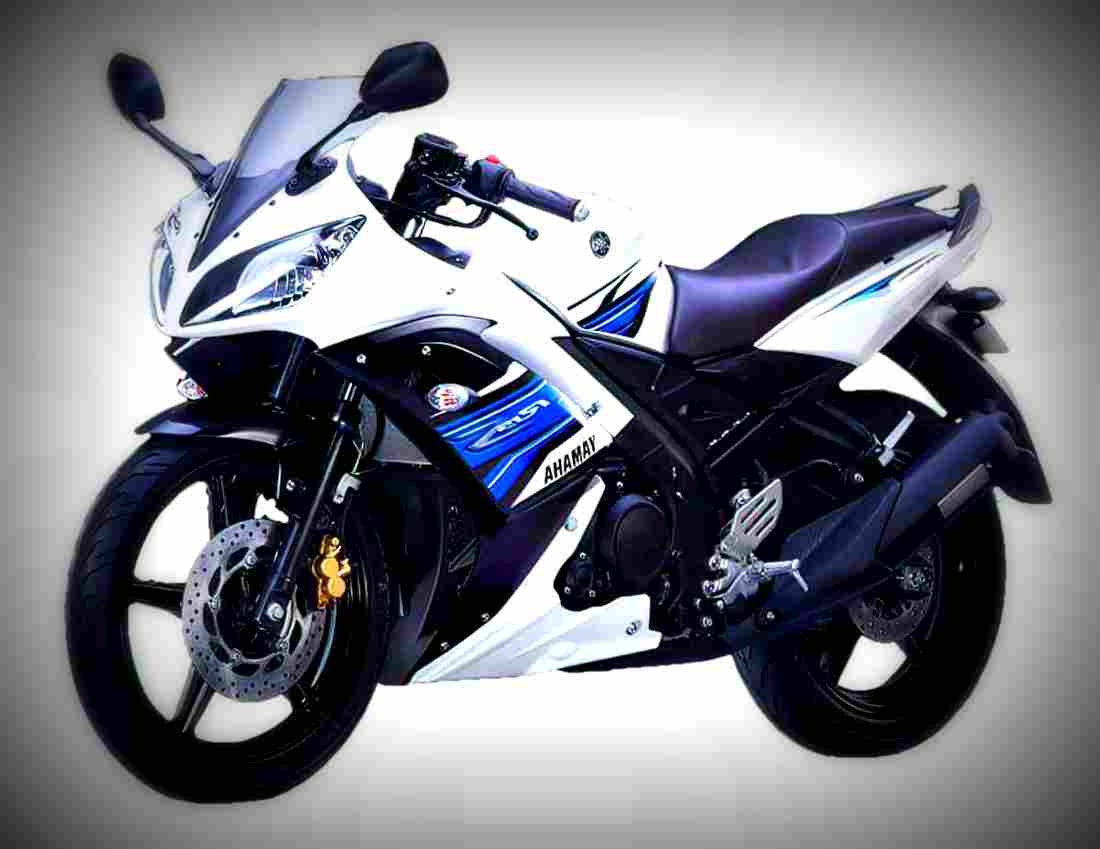 Yamaha YZF R15s 2018 3 motorbike A4 Photo Print