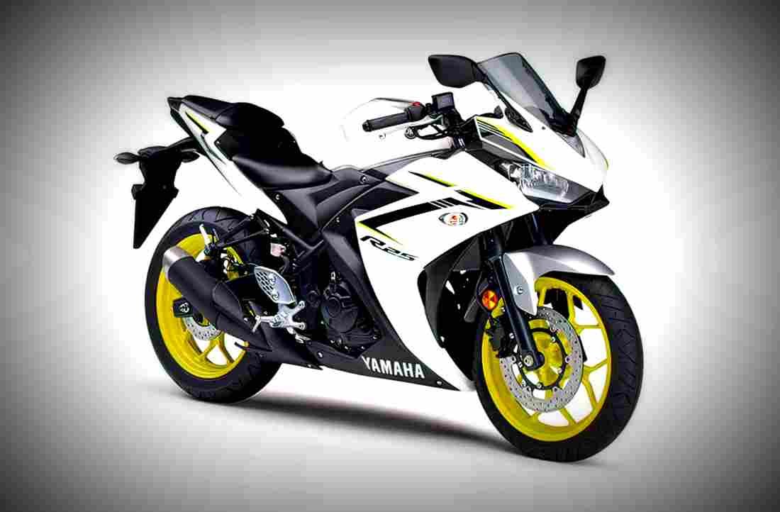 Yamaha YZF R25 2018 4 motorbike A4 Photo Print