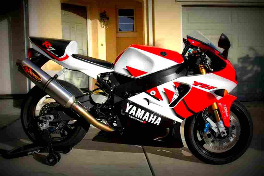 Yamaha YZF R7 2002 3 motorbike A4 Photo Print