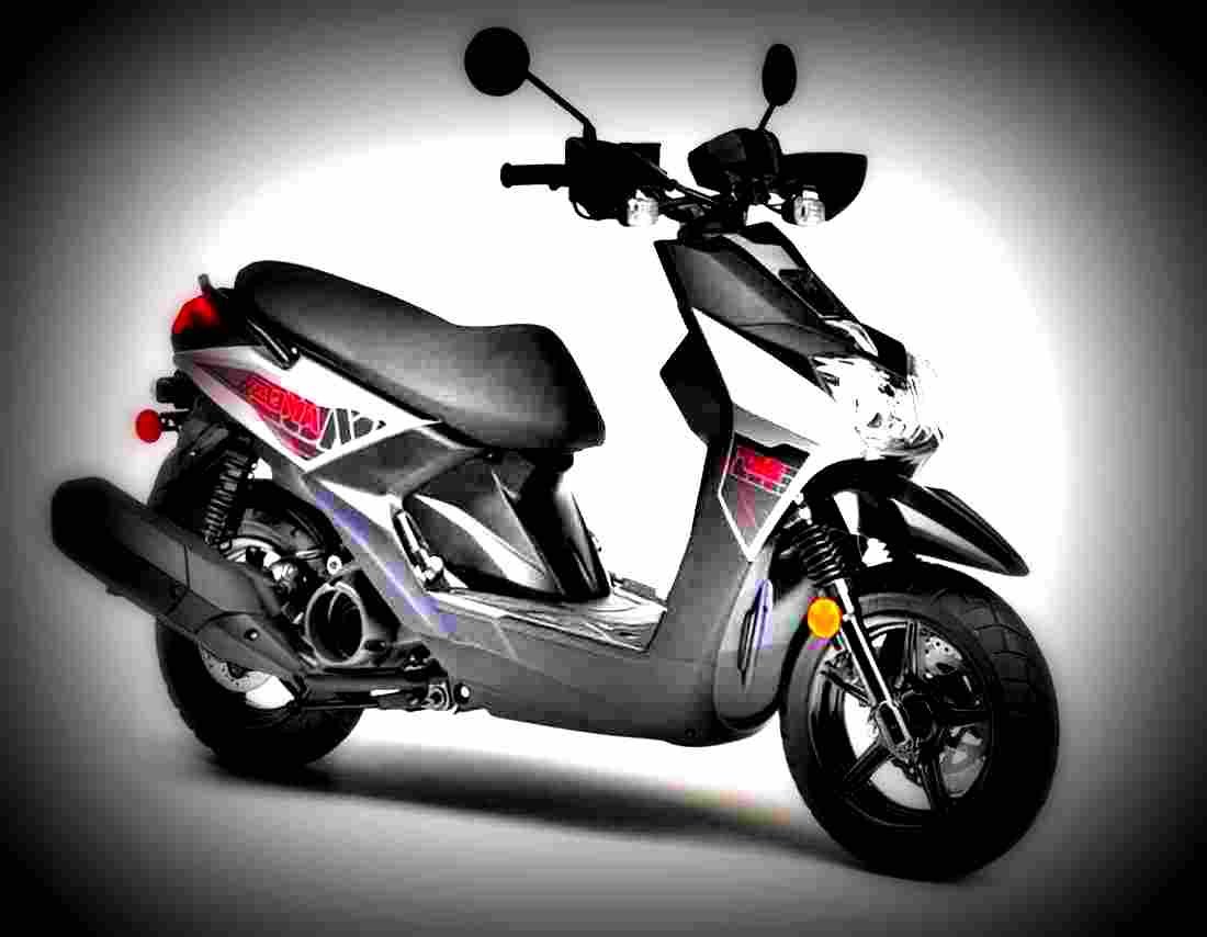 Yamaha Zuma 125 2018 2 motorbike A4 Photo Print
