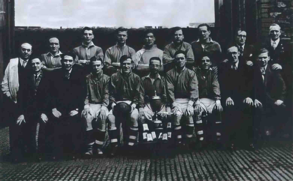 Ynyshir Albion Football Club Mansell Kettley back row third from left Vintage A4 Photo Print