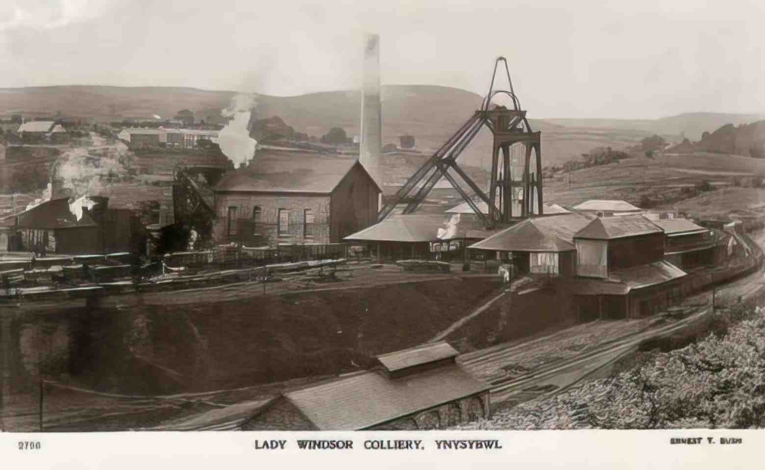 Ynysybwl Lady Windsor Colliery Vintage A4 Photo Print