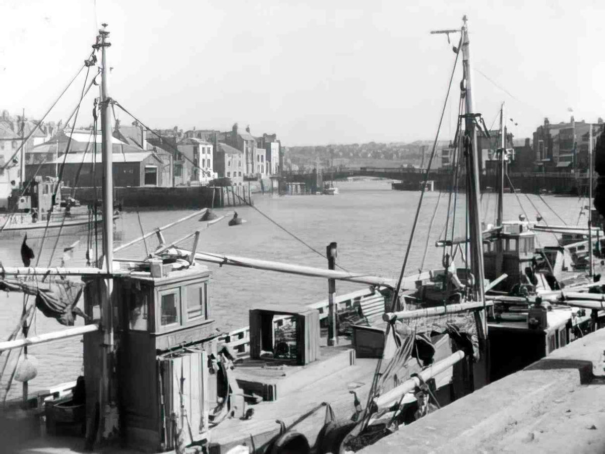 Yorkshire Whitby Vintage A4 Photo Print