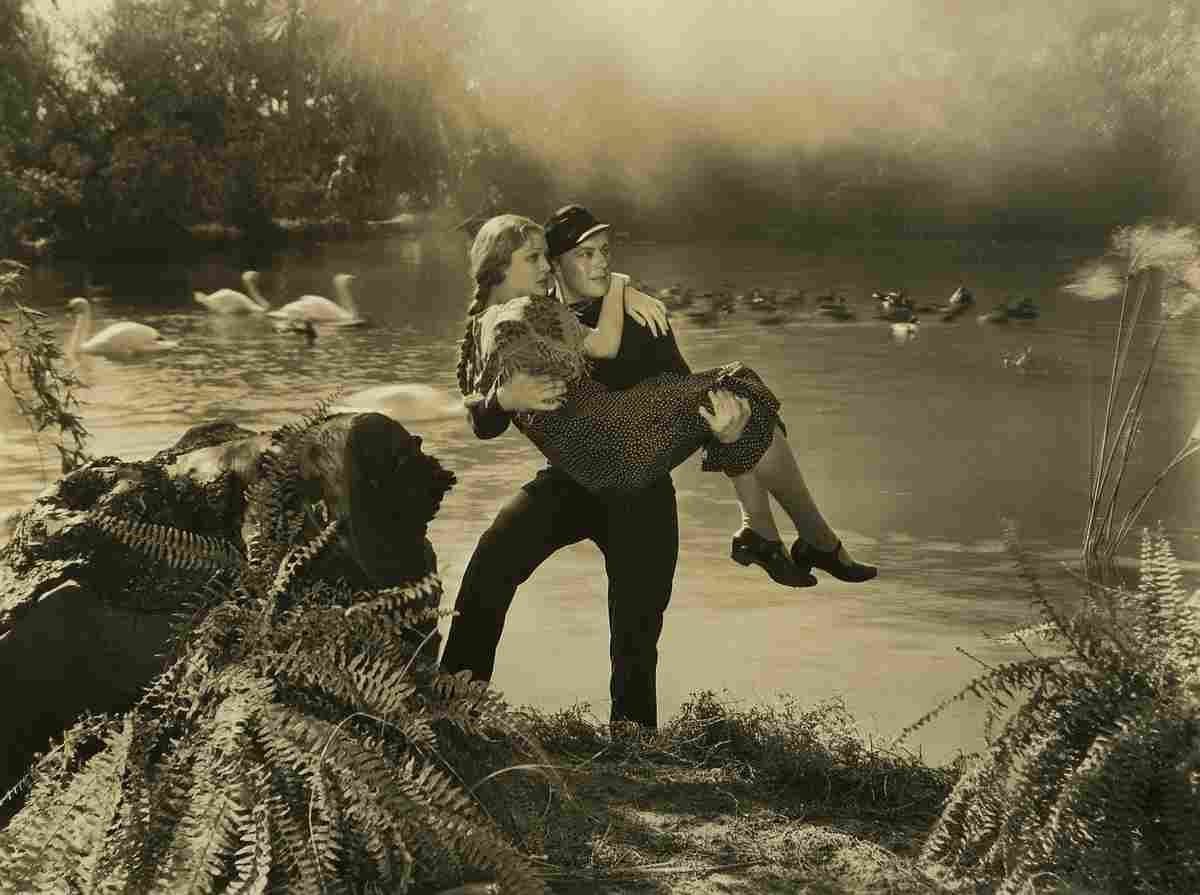 Young Loretta Zoo in Budapest 1S film star poster A4 Photo Print