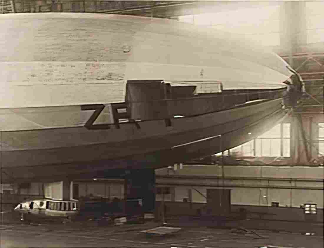Zeppelin Airship 044 A4 Photo Print