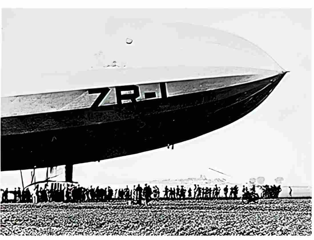 Zeppelin Airship 048 A4 Photo Print