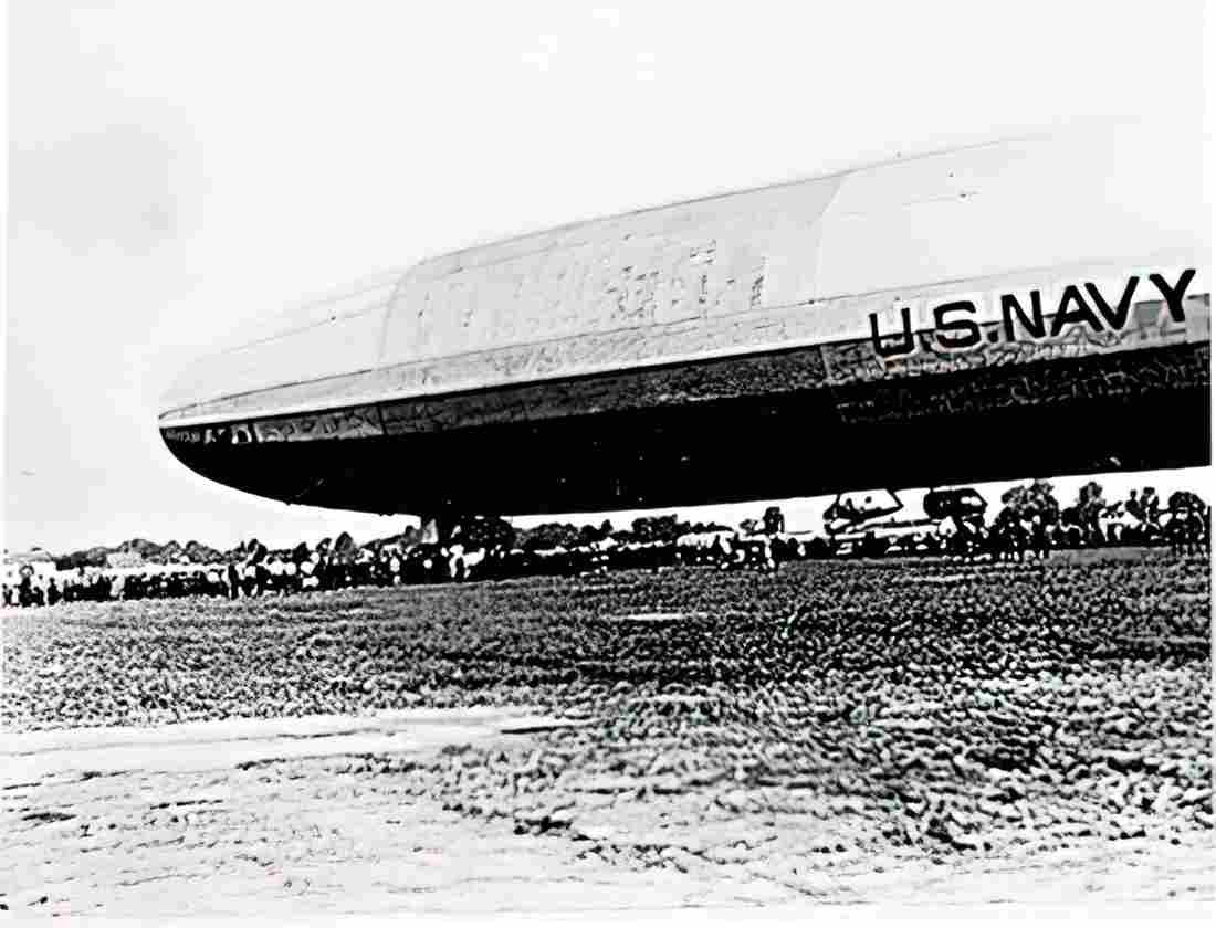 Zeppelin Airship 049 A4 Photo Print