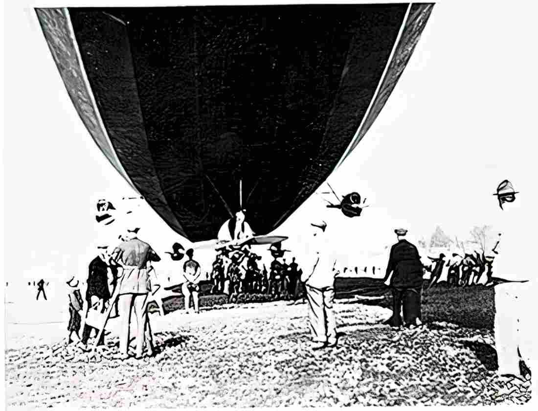 Zeppelin Airship 050 A4 Photo Print