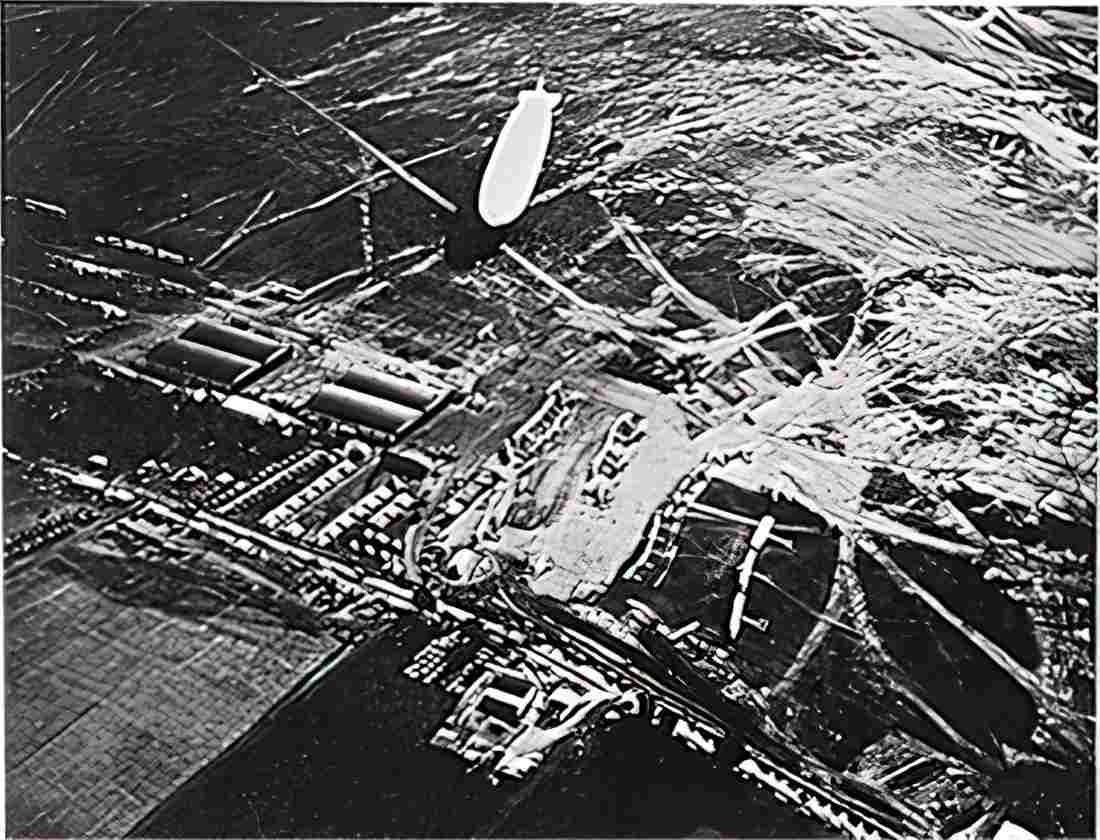 Zeppelin Airship 051 A4 Photo Print
