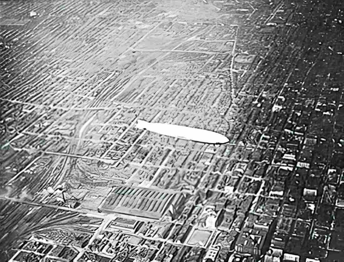 Zeppelin Airship 055 A4 Photo Print