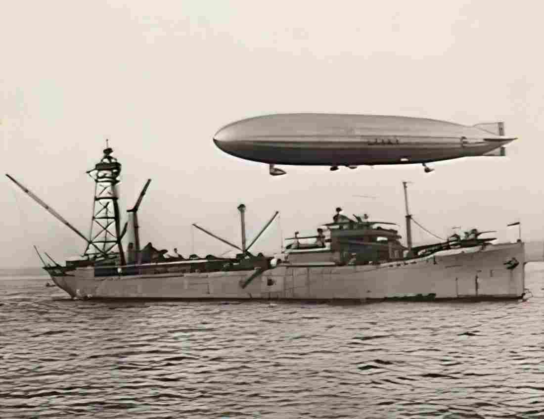 Zeppelin Airship 059 A4 Photo Print
