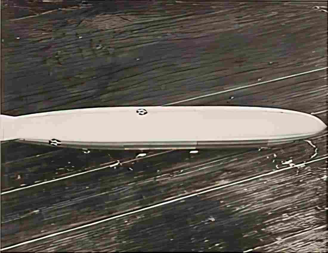 Zeppelin Airship 075 A4 Photo Print