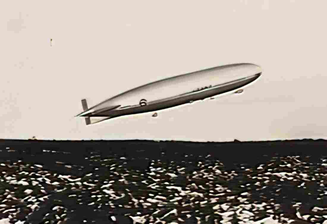Zeppelin Airship 080 A4 Photo Print
