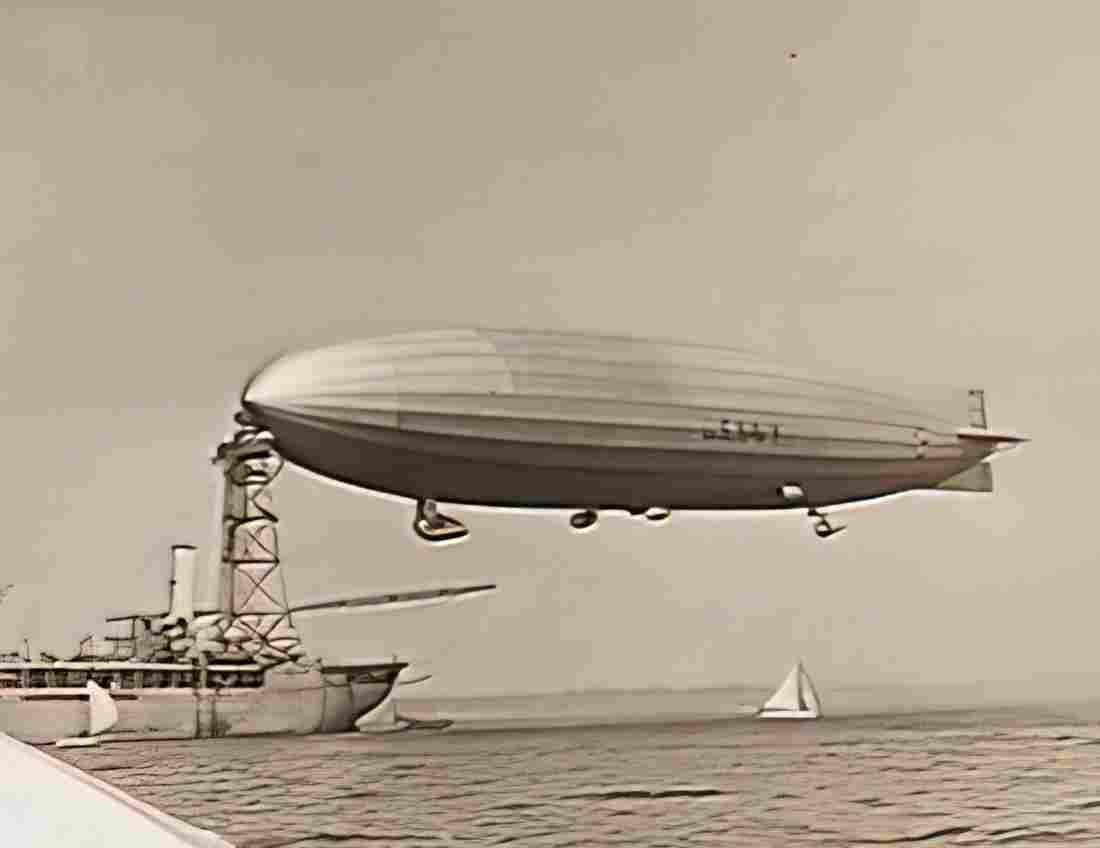 Zeppelin Airship 092 A4 Photo Print