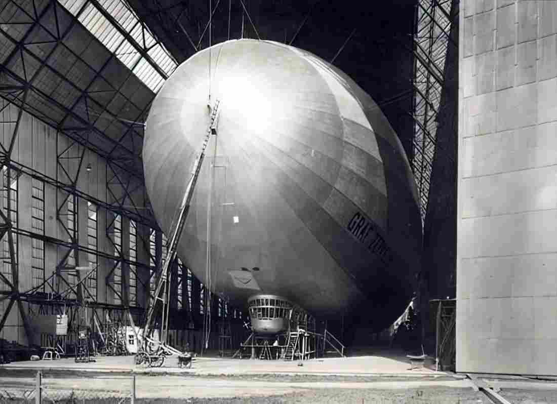Zeppelin Airship 375 A4 Photo Print