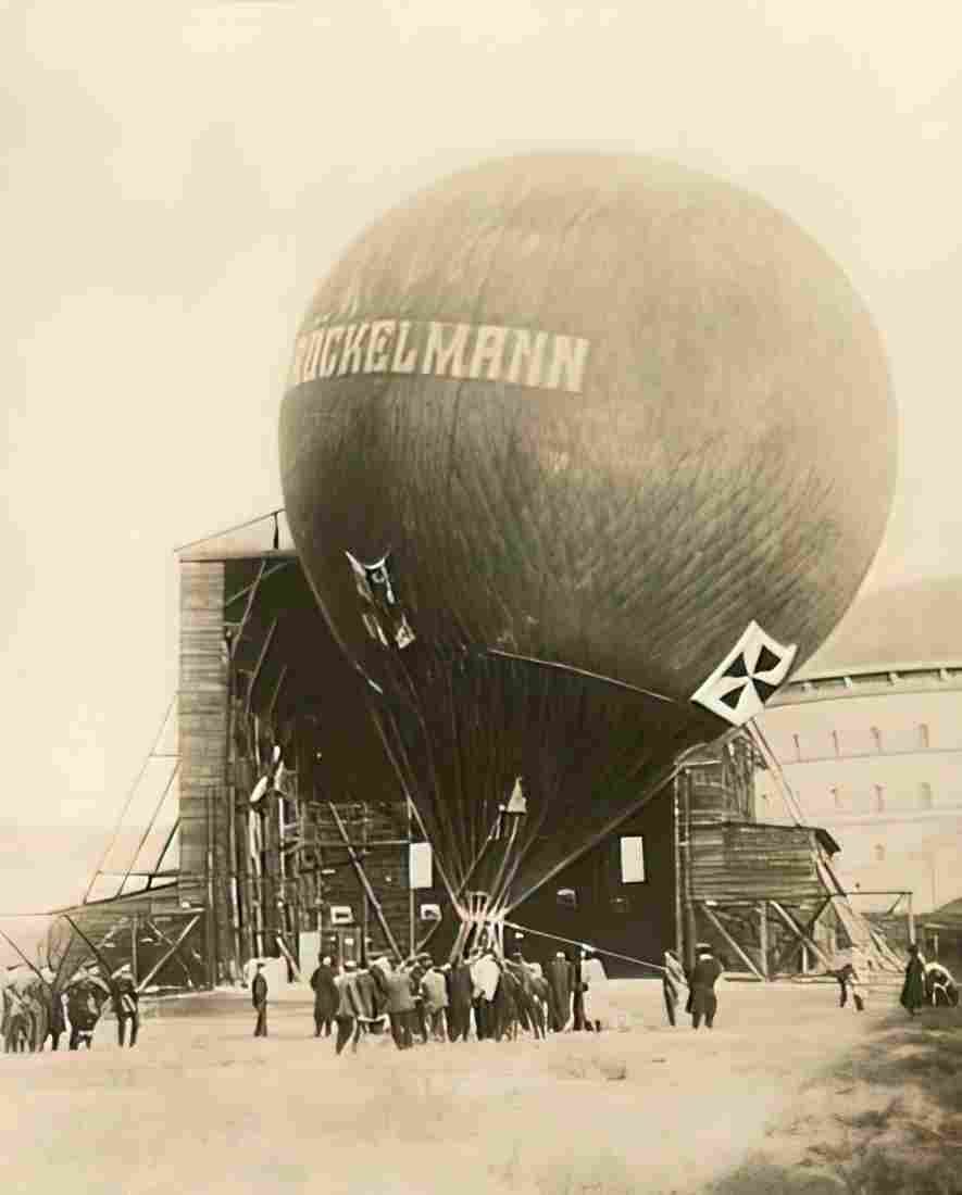 Zeppelin Airship 39 A4 Photo Print