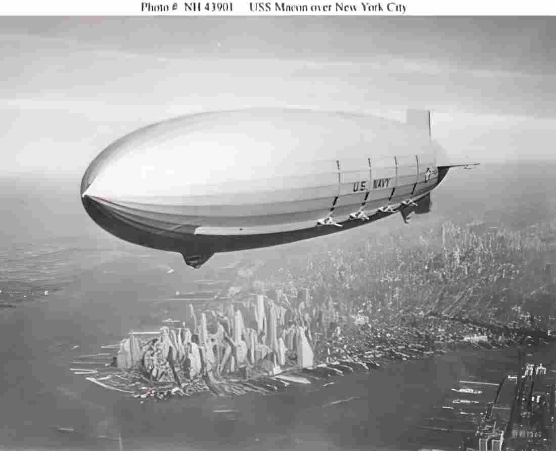 Zeppelin Airship 495 A4 Photo Print