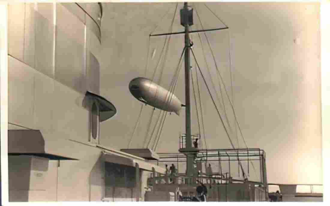 Zeppelin Airship 54 A4 Photo Print