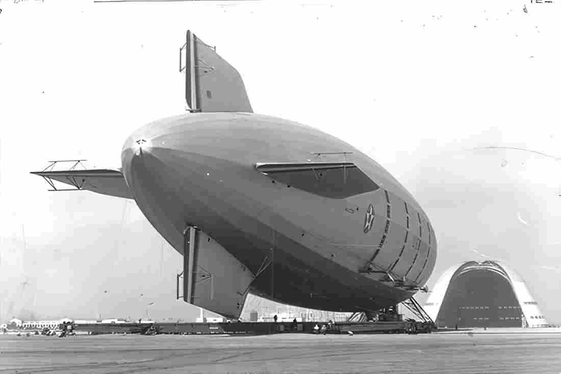 Zeppelin Airship 580 A4 Photo Print