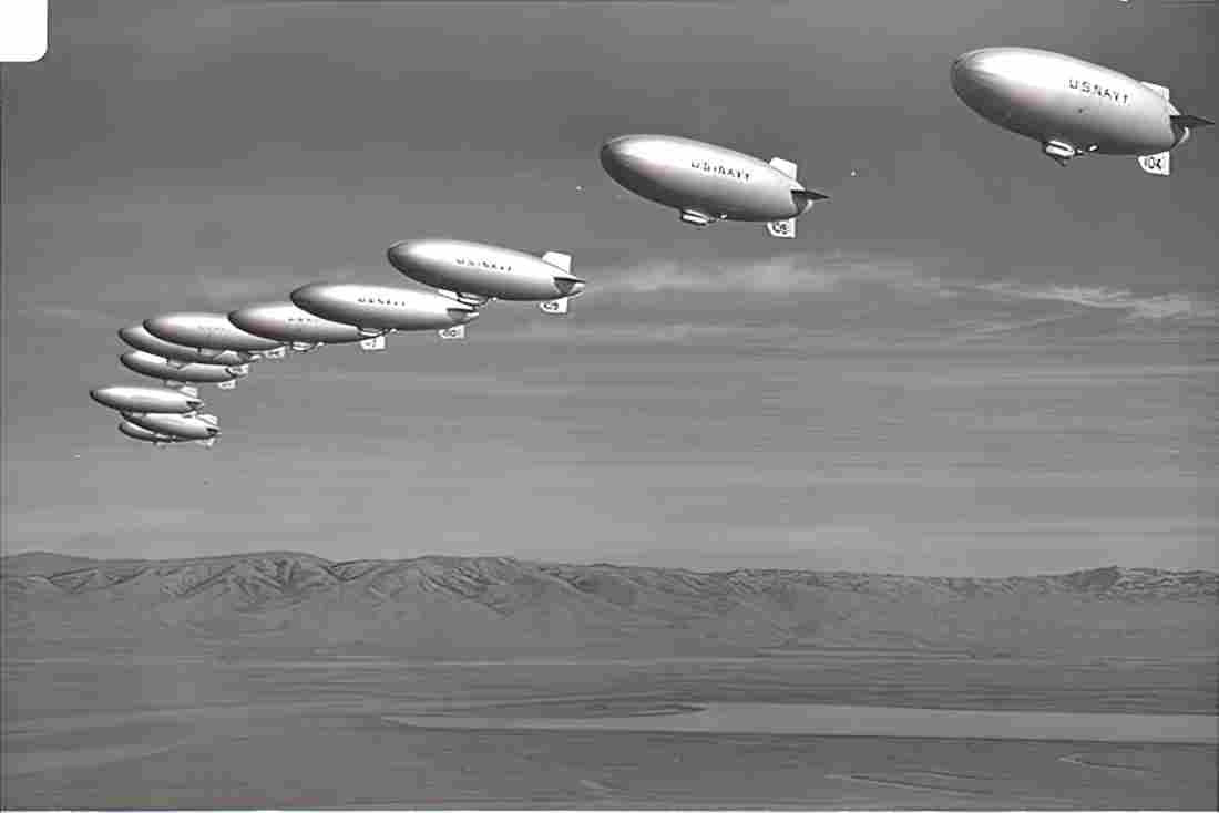 Zeppelin Airship 581 A4 Photo Print