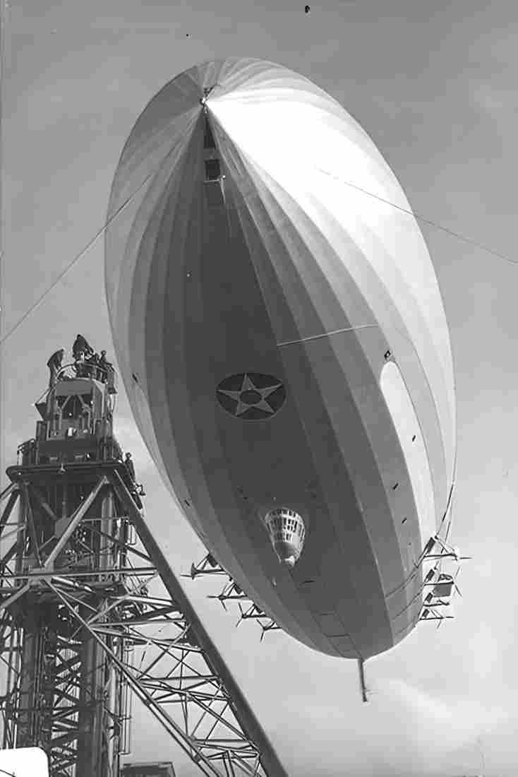 Zeppelin Airship 582 A4 Photo Print