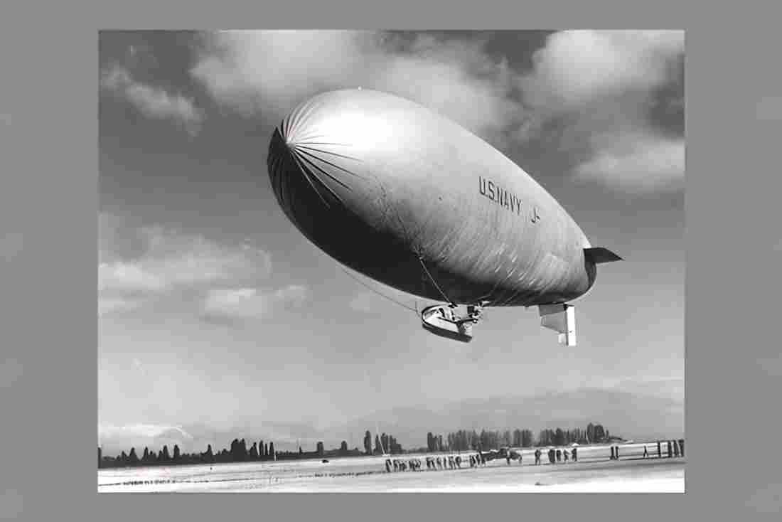 Zeppelin Airship 583 A4 Photo Print