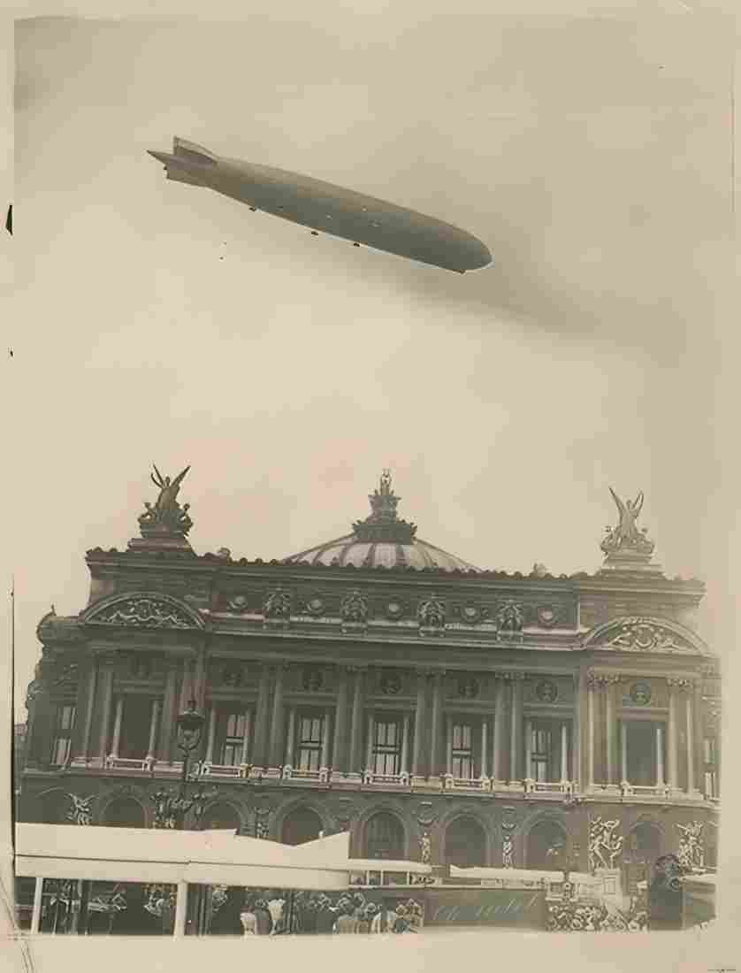 Zeppelin Airship 596 A4 Photo Print
