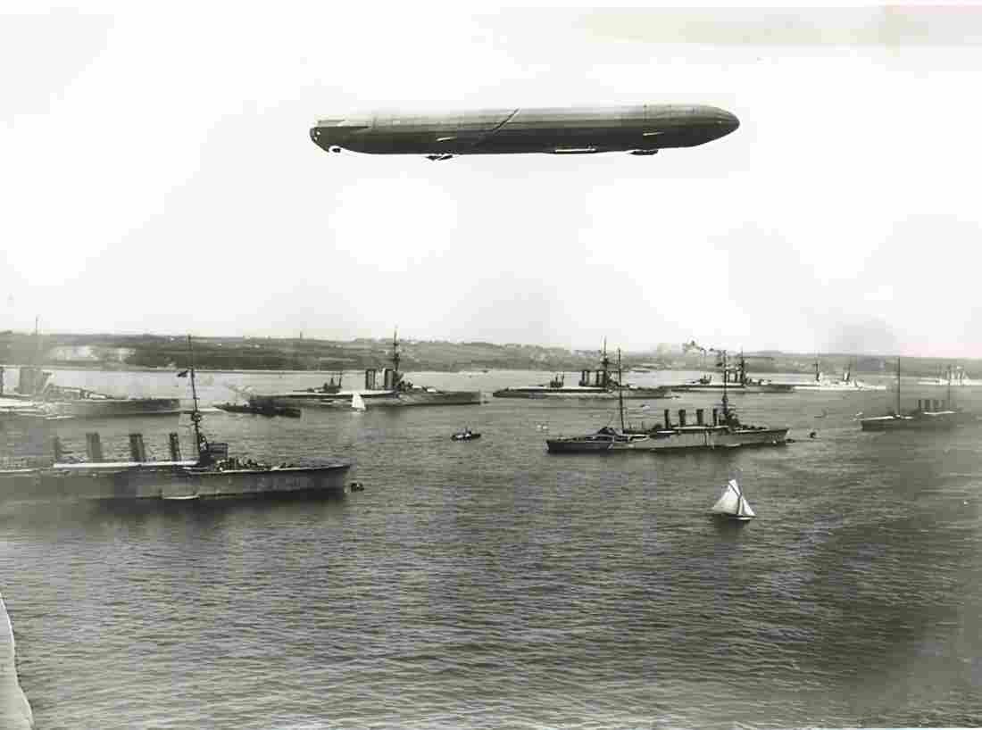 Zeppelin Airship 597 A4 Photo Print