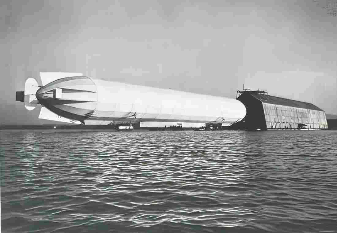 Zeppelin Airship 608 A4 Photo Print