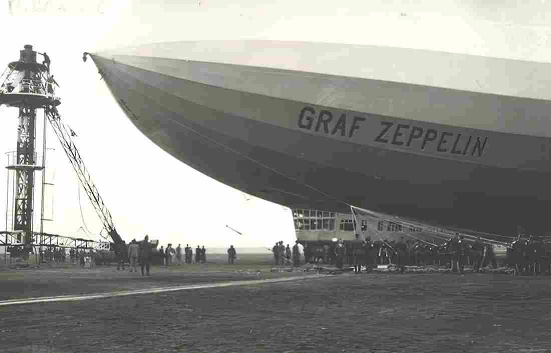 Zeppelin Airship 612 A4 Photo Print