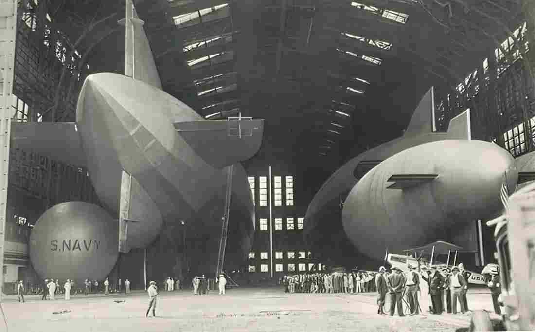 Zeppelin Airship 617 A4 Photo Print