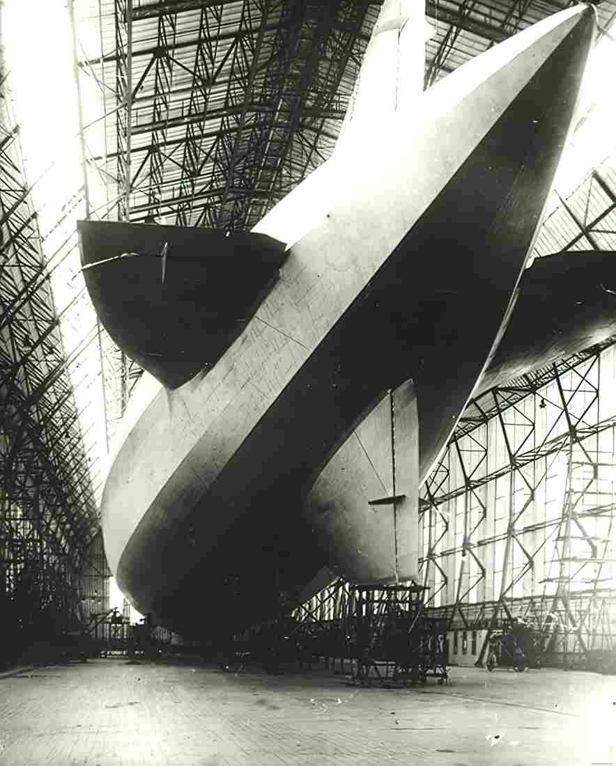 Zeppelin Airship 618 A4 Photo Print