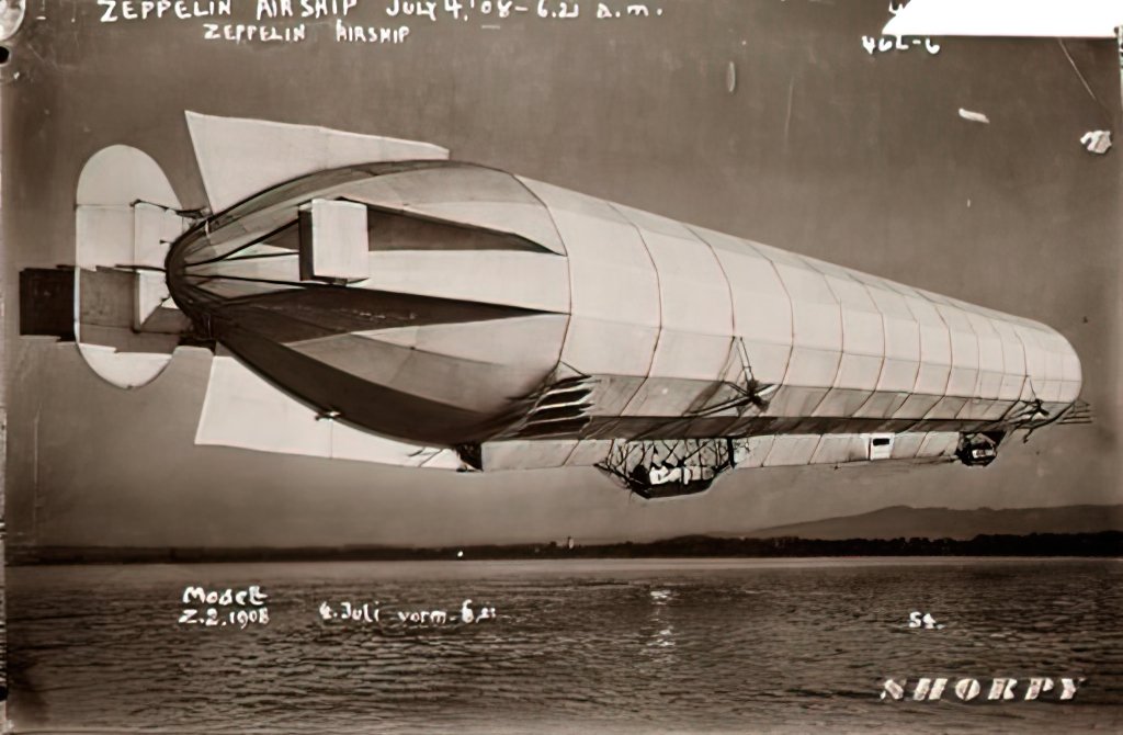 Zeppelin Airship 62 A4 Photo Print