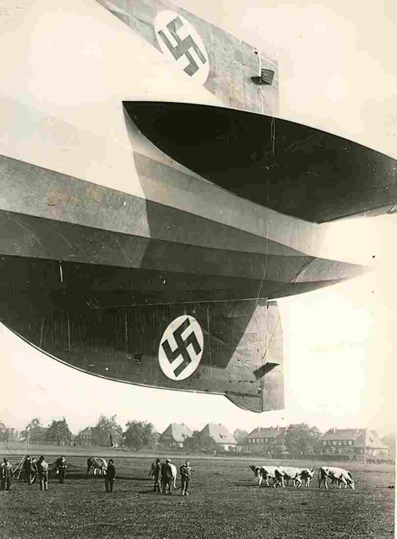 Zeppelin Airship 620 A4 Photo Print