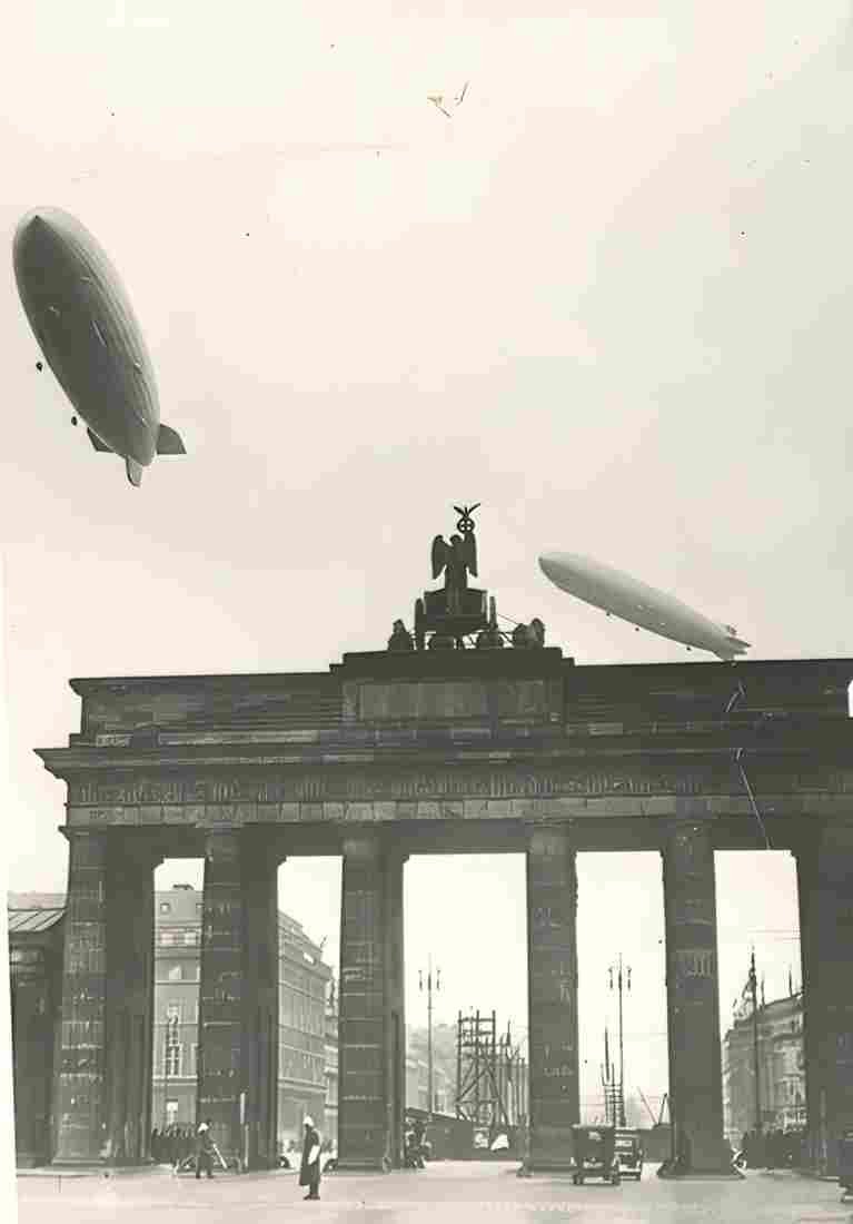 Zeppelin Airship 629 A4 Photo Print