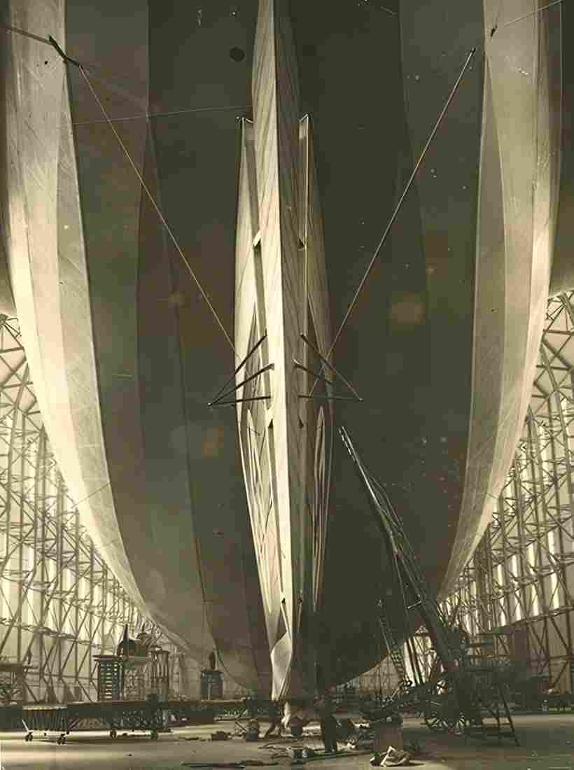 Zeppelin Airship 631 A4 Photo Print