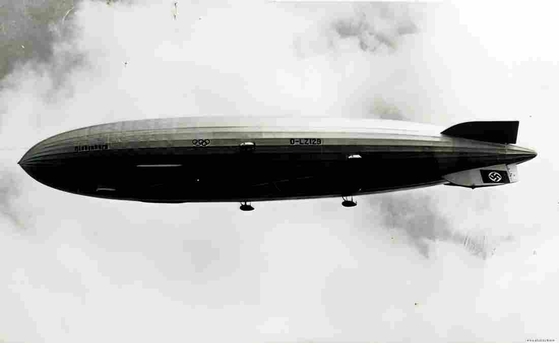 Zeppelin Airship 633 A4 Photo Print