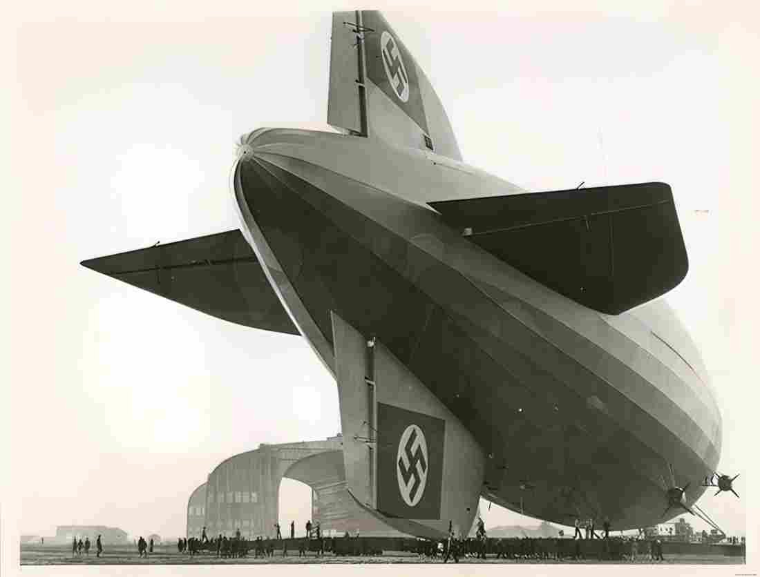 Zeppelin Airship 635 A4 Photo Print