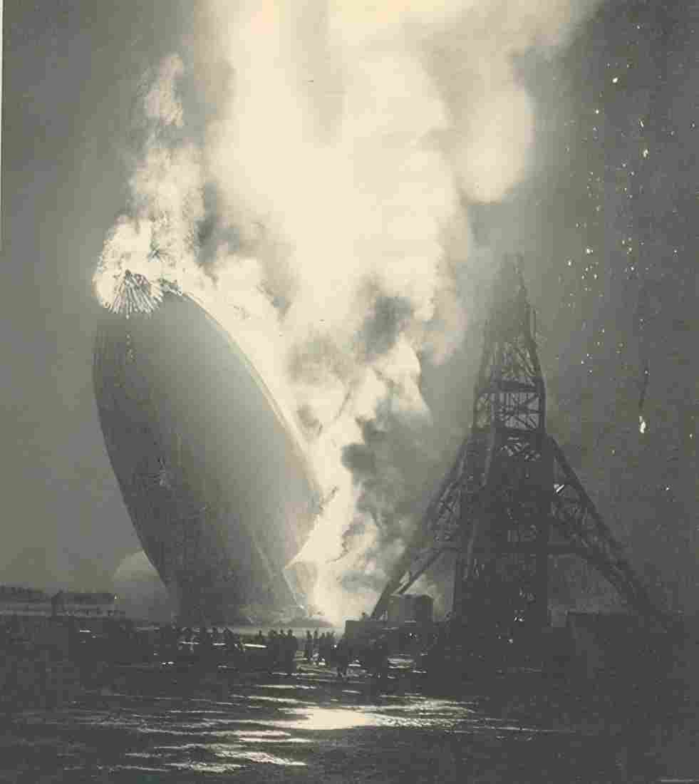 Zeppelin Airship 639 A4 Photo Print