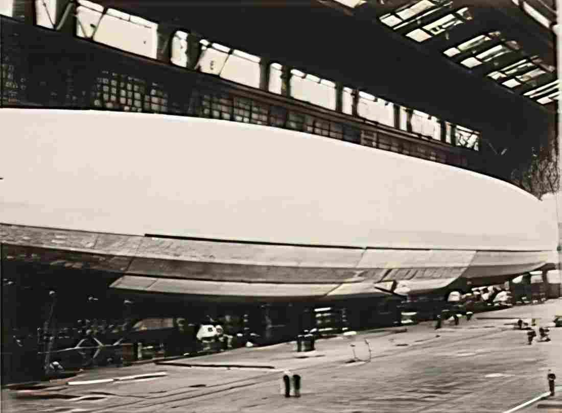 Zeppelin Airship 643 A4 Photo Print
