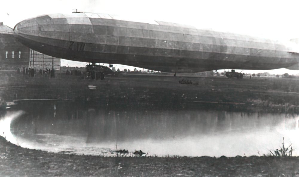 Zeppelin Airship 658 A4 Photo Print