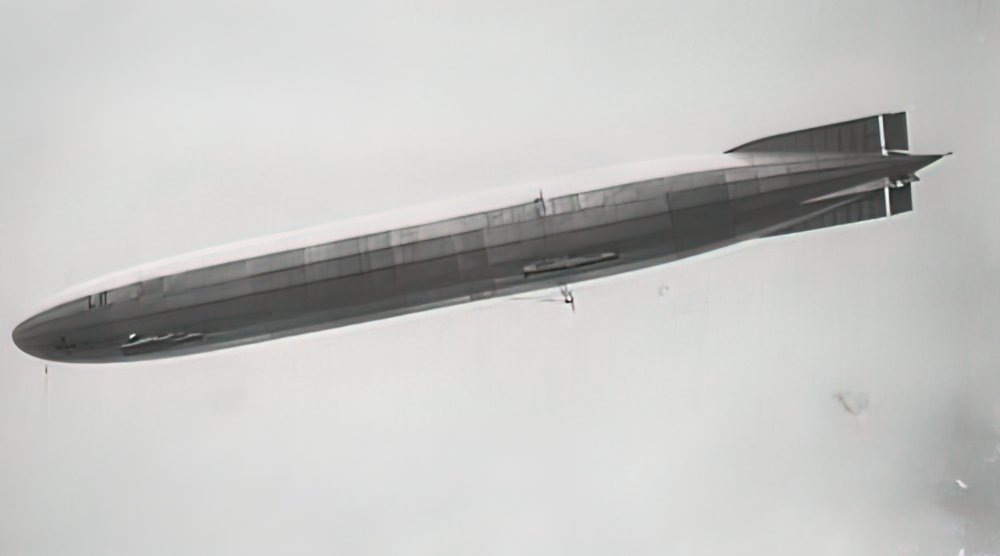 Zeppelin Airship 661 A4 Photo Print