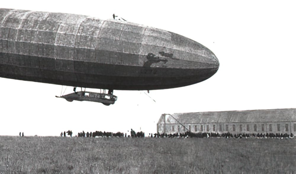 Zeppelin Airship 662 A4 Photo Print